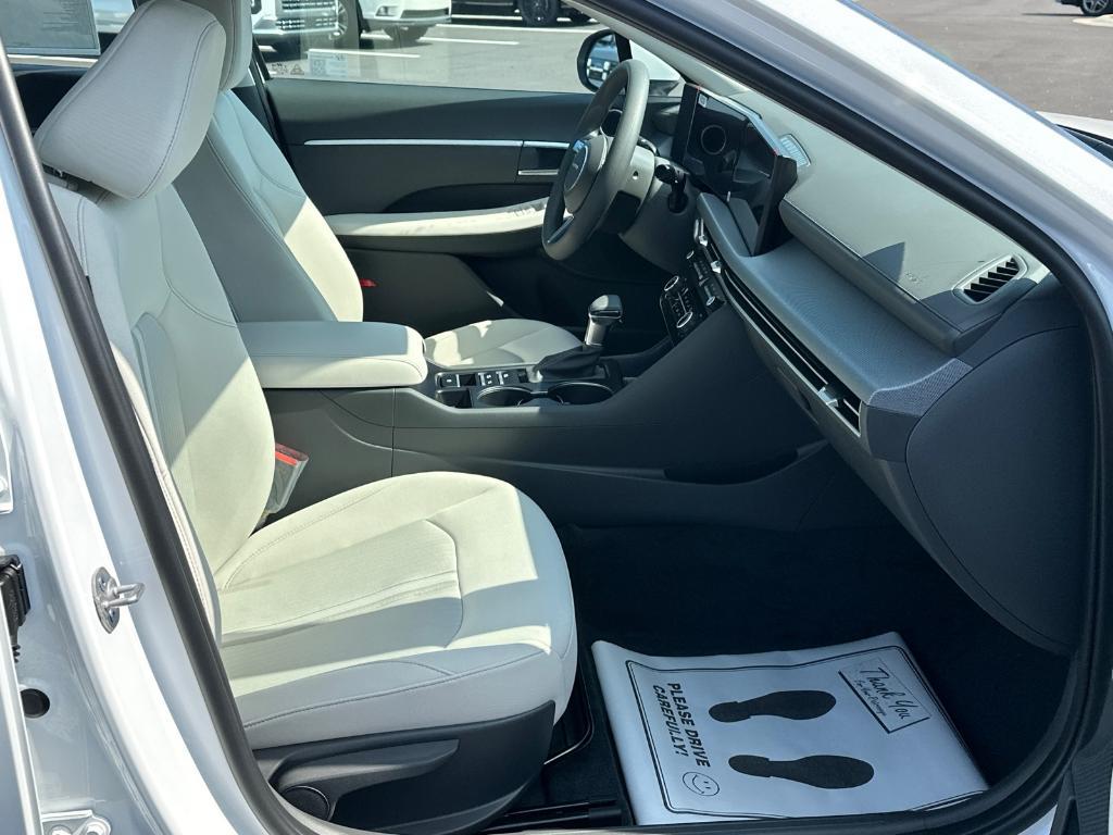 new 2025 Hyundai Sonata car, priced at $29,321