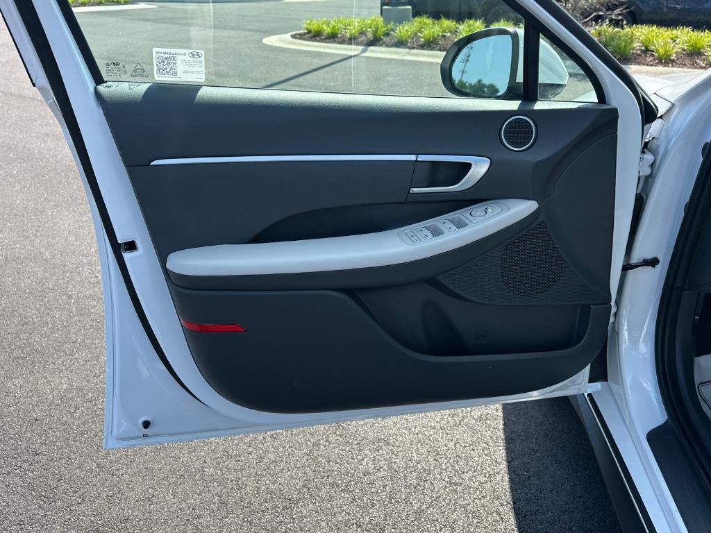 new 2025 Hyundai Sonata car, priced at $29,321