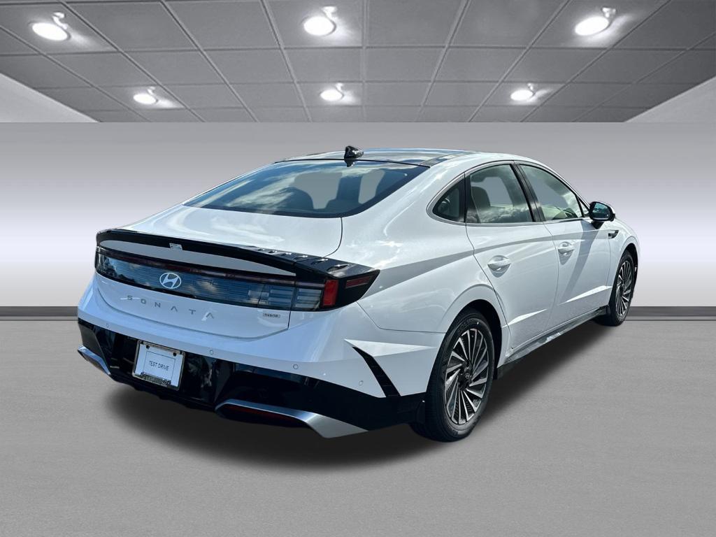 new 2025 Hyundai Sonata Hybrid car, priced at $40,051