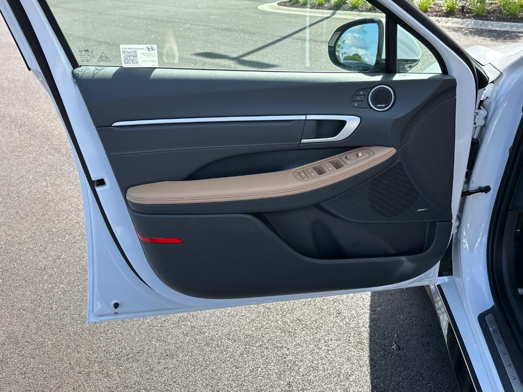 new 2025 Hyundai Sonata Hybrid car, priced at $40,051