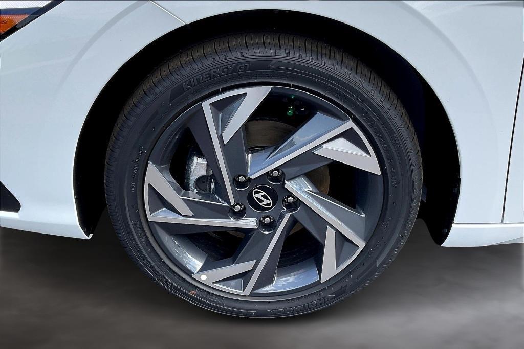 new 2025 Hyundai Elantra car, priced at $25,756