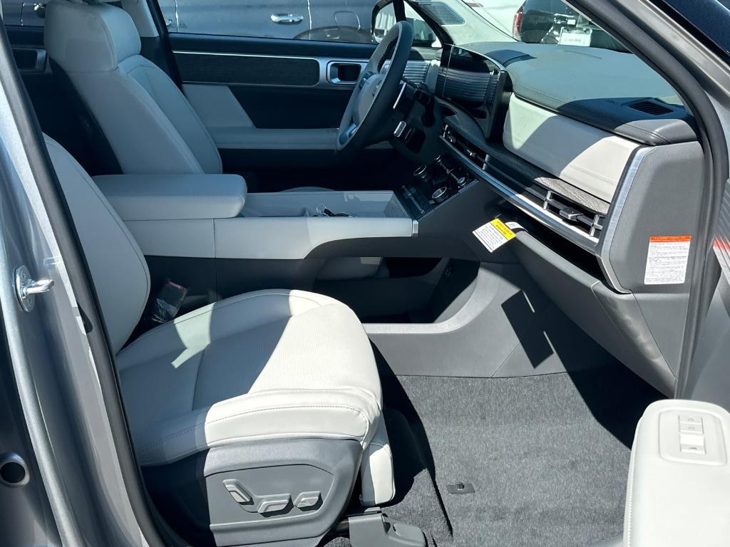 new 2025 Hyundai SANTA FE HEV car, priced at $49,876