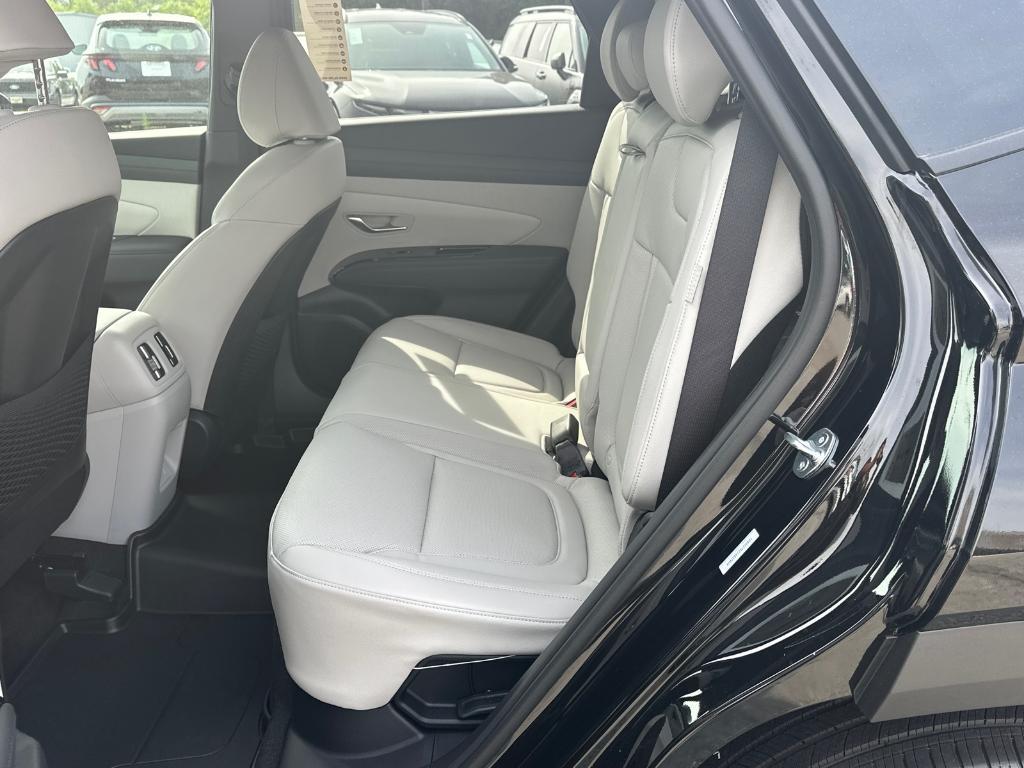 new 2025 Hyundai TUCSON Hybrid car, priced at $42,921