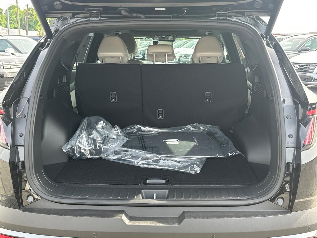 new 2025 Hyundai TUCSON Hybrid car, priced at $42,921