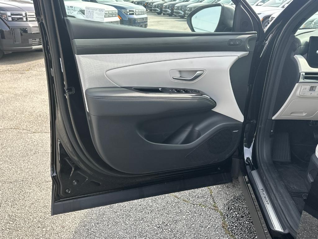 new 2025 Hyundai TUCSON Hybrid car, priced at $42,921