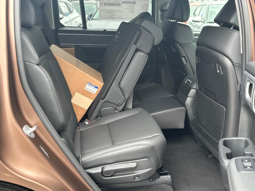 new 2025 Hyundai SANTA FE HEV car, priced at $45,651
