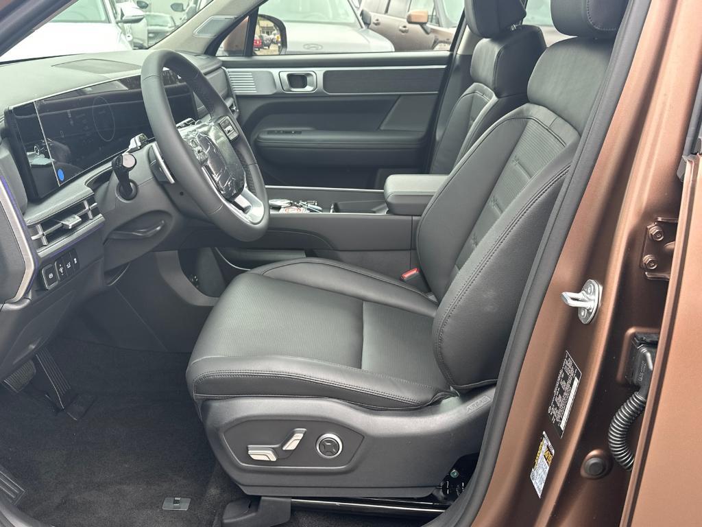 new 2025 Hyundai SANTA FE HEV car, priced at $45,651