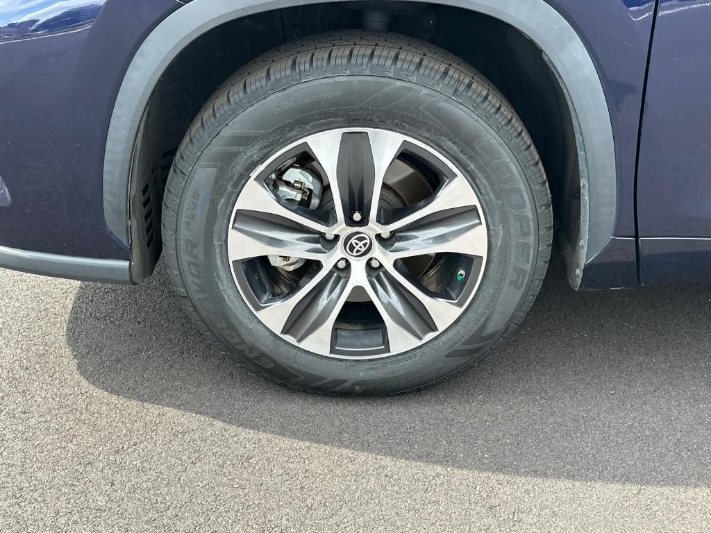 used 2021 Toyota Highlander car, priced at $30,538