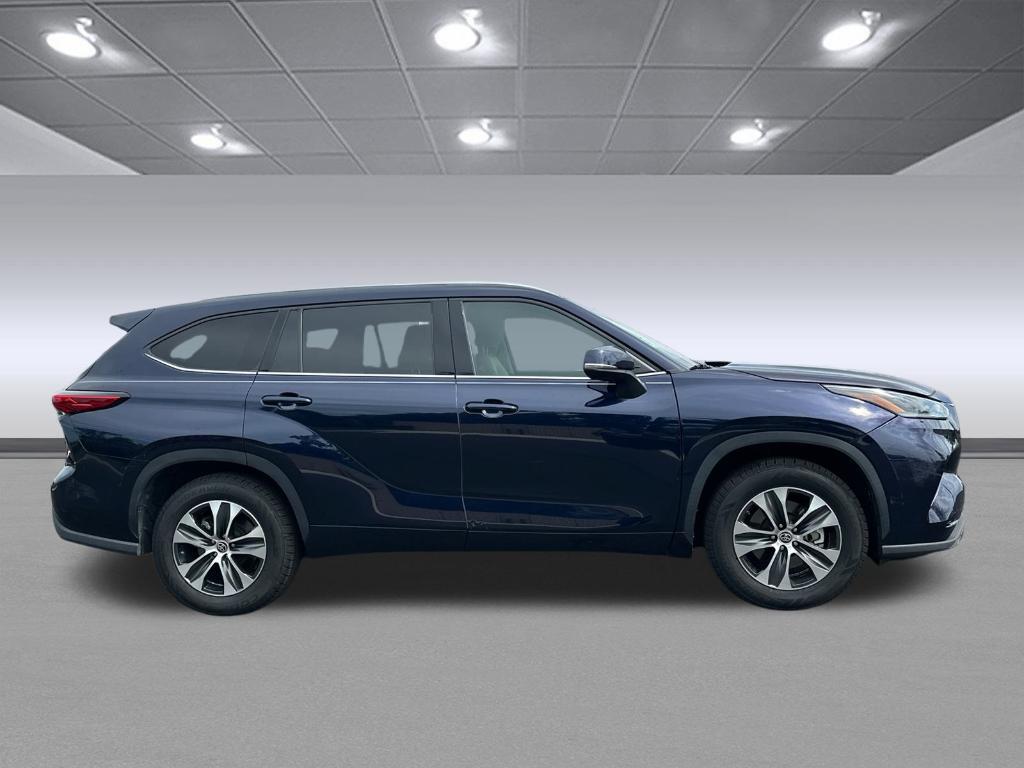 used 2021 Toyota Highlander car, priced at $30,538