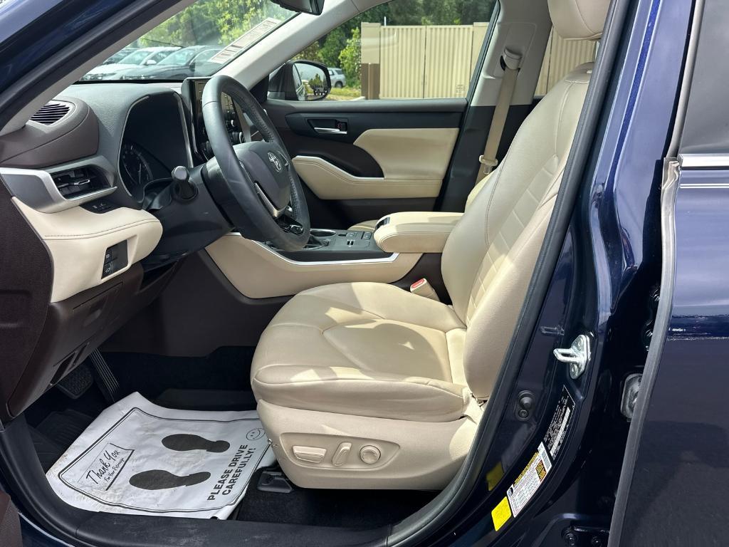 used 2021 Toyota Highlander car, priced at $30,538