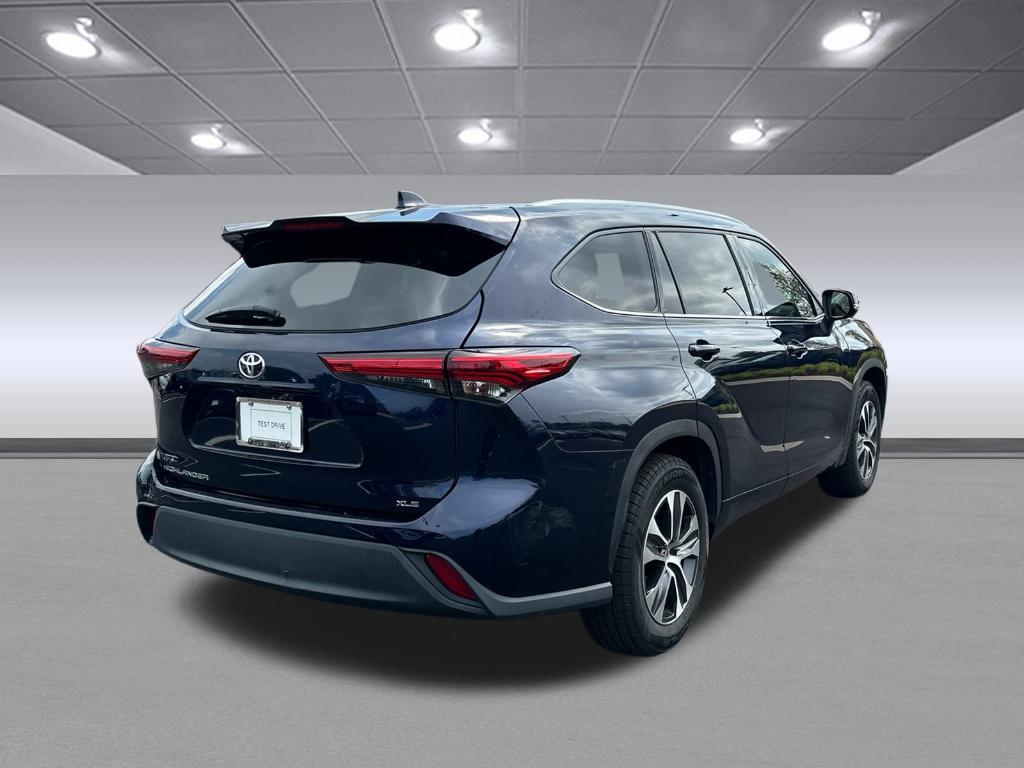 used 2021 Toyota Highlander car, priced at $30,538
