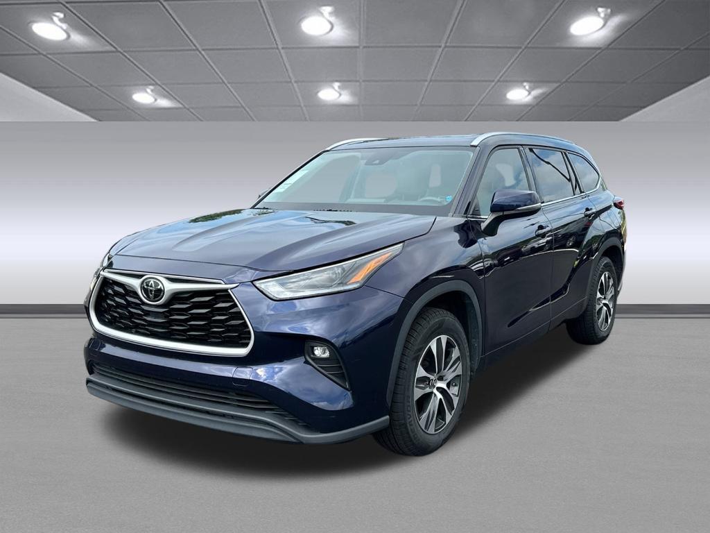used 2021 Toyota Highlander car, priced at $30,538