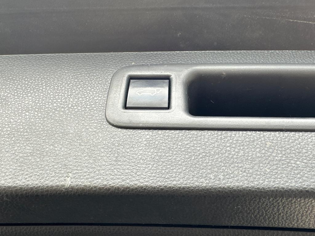 used 2021 Toyota Highlander car, priced at $30,538