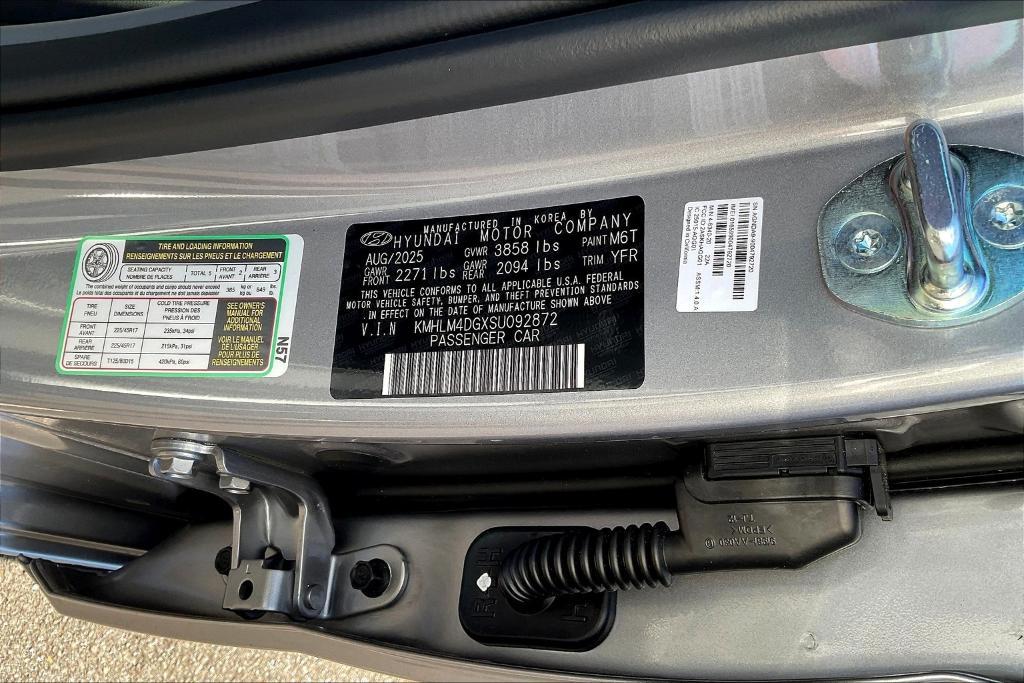 new 2025 Hyundai Elantra car, priced at $25,196