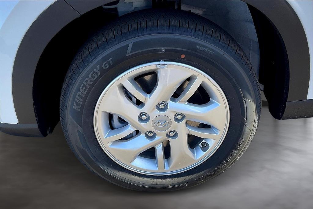 new 2025 Hyundai Venue car, priced at $22,086