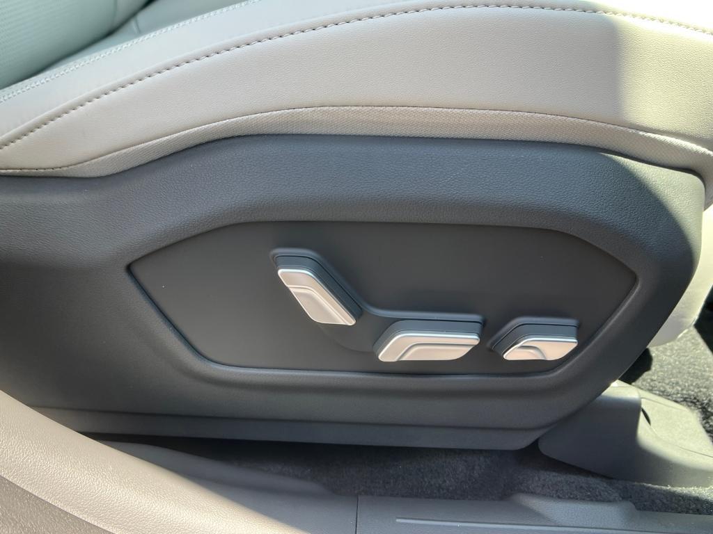 new 2025 Hyundai SANTA FE HEV car, priced at $51,575