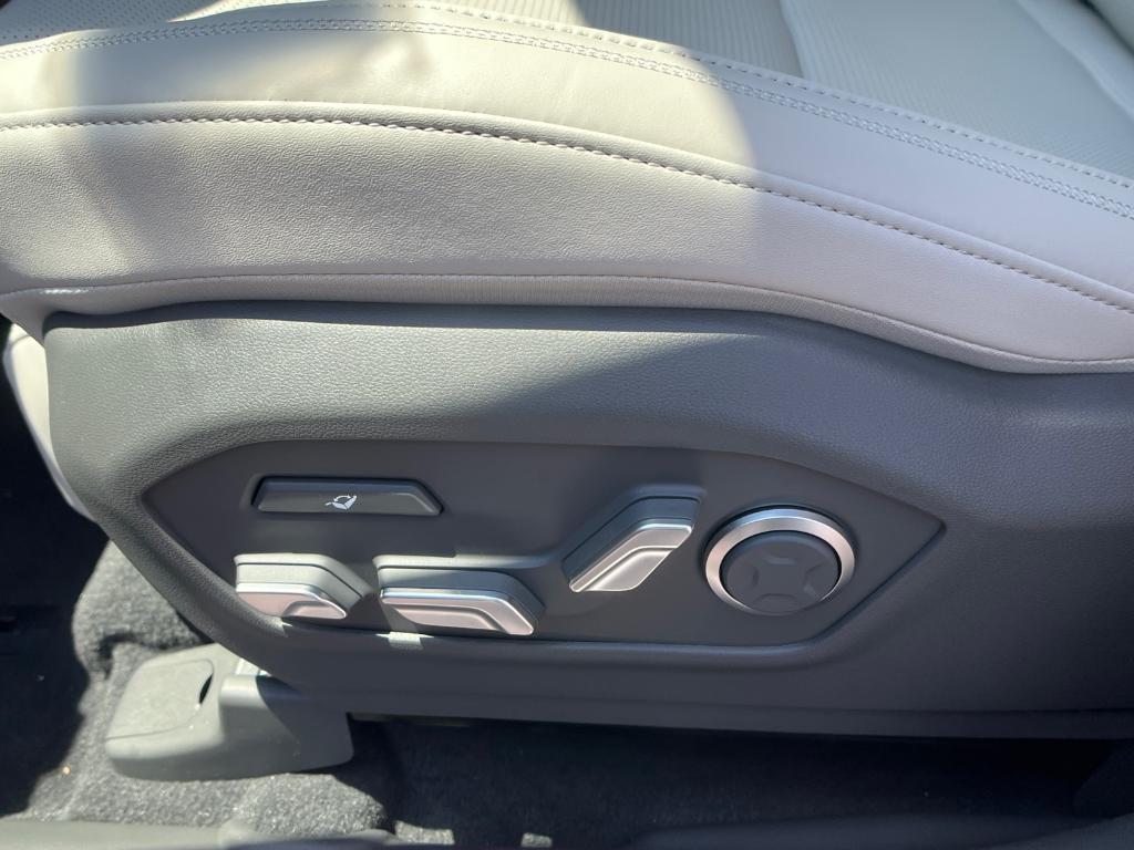 new 2025 Hyundai SANTA FE HEV car, priced at $51,575