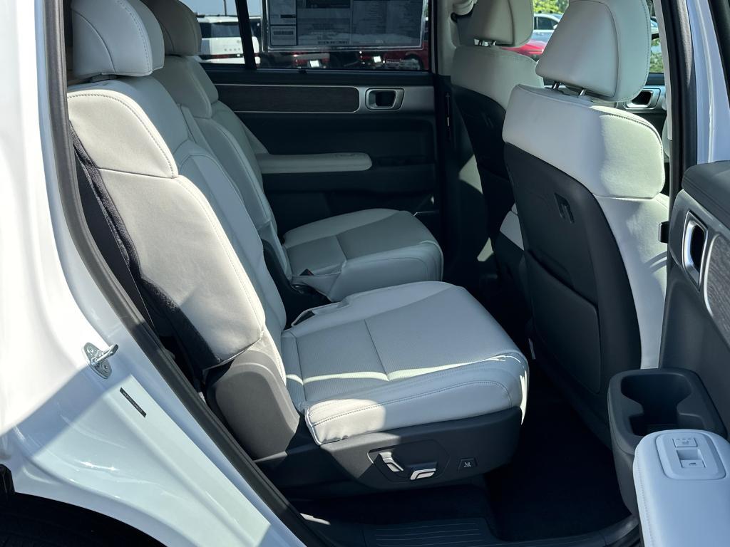 new 2025 Hyundai SANTA FE HEV car, priced at $51,575
