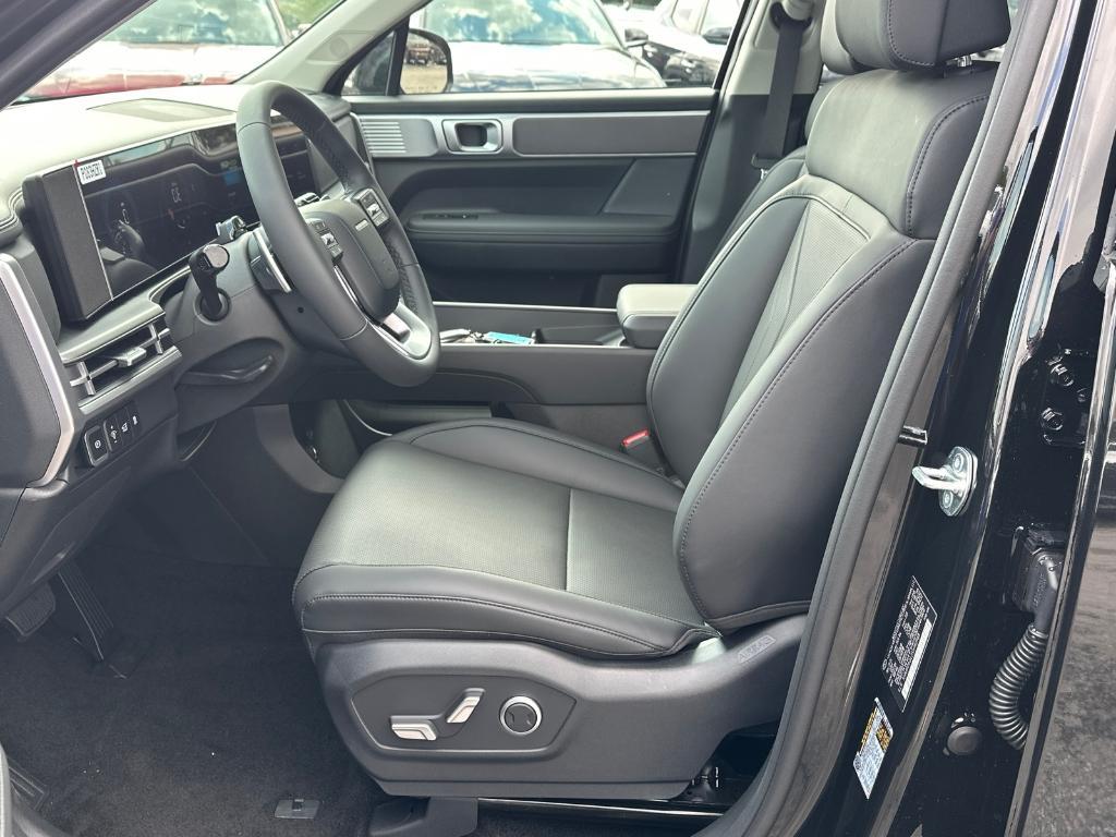 new 2025 Hyundai Santa Fe car, priced at $38,367