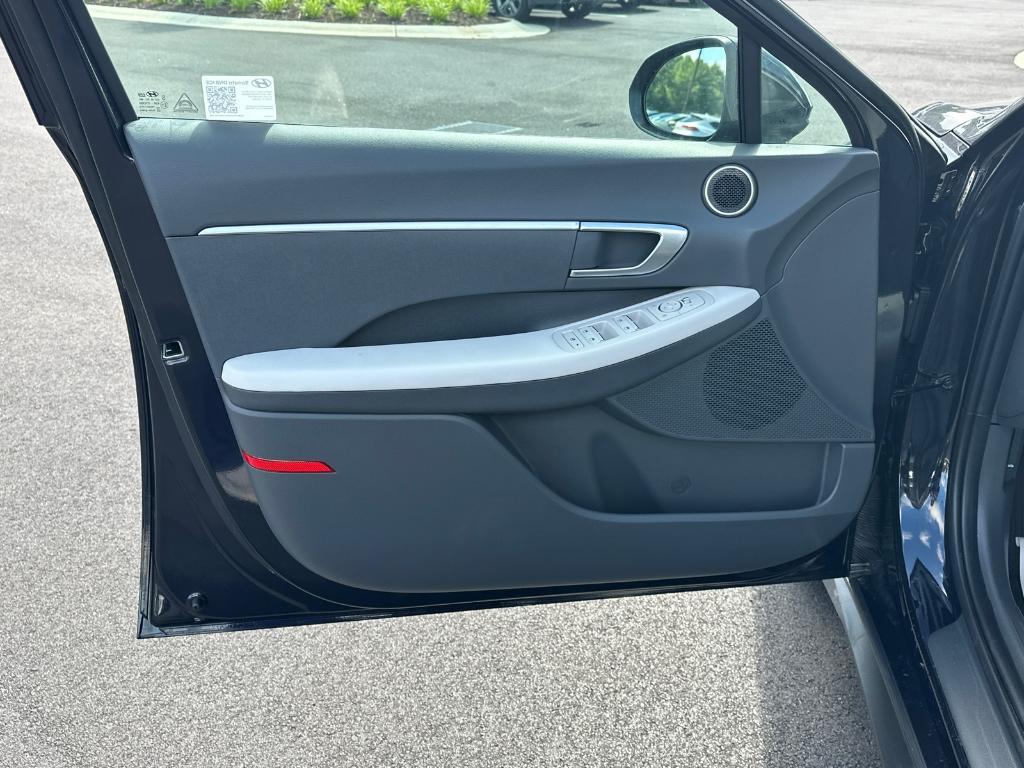 new 2025 Hyundai Sonata car, priced at $28,746