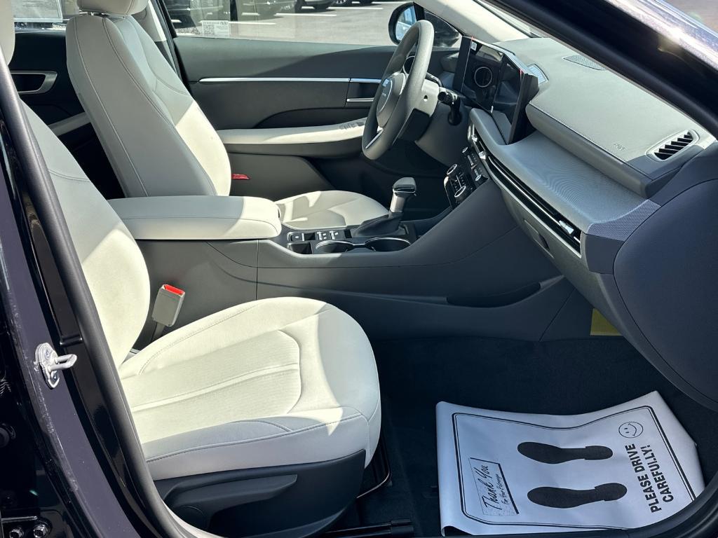 new 2025 Hyundai Sonata car, priced at $28,746