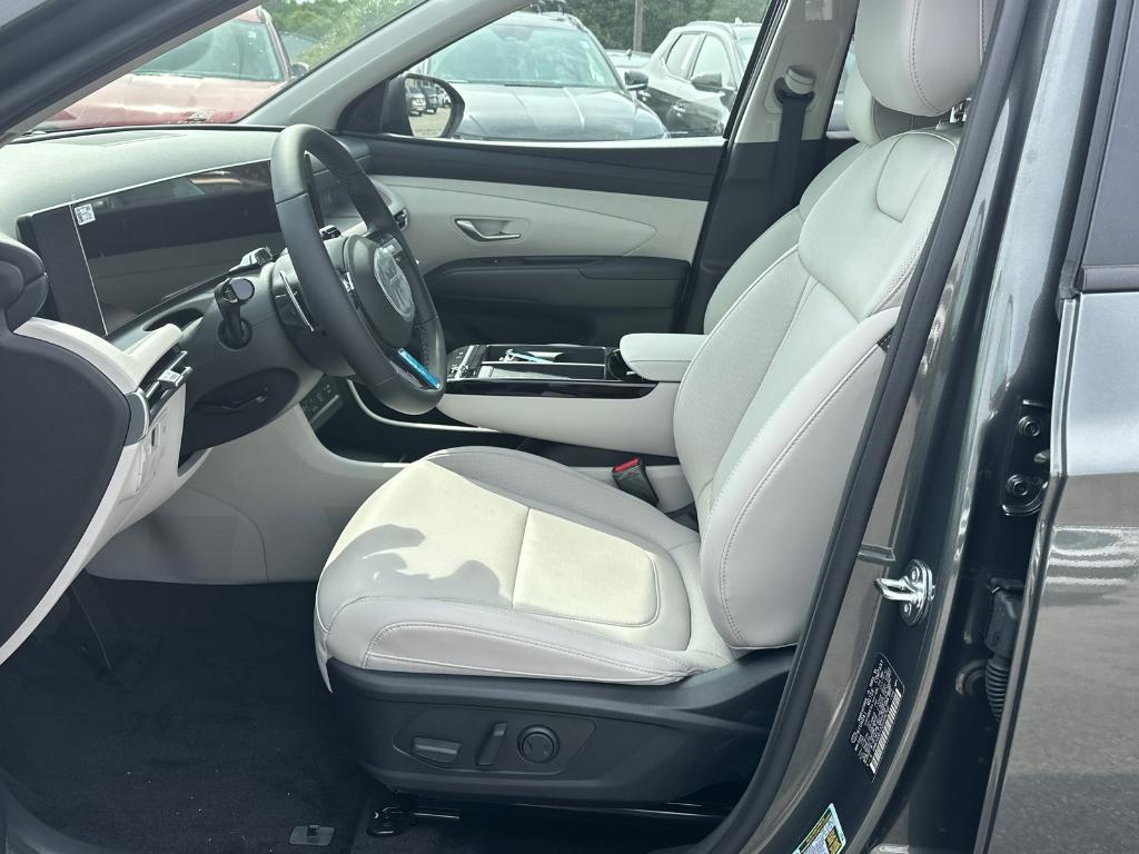 new 2025 Hyundai TUCSON Hybrid car, priced at $38,056
