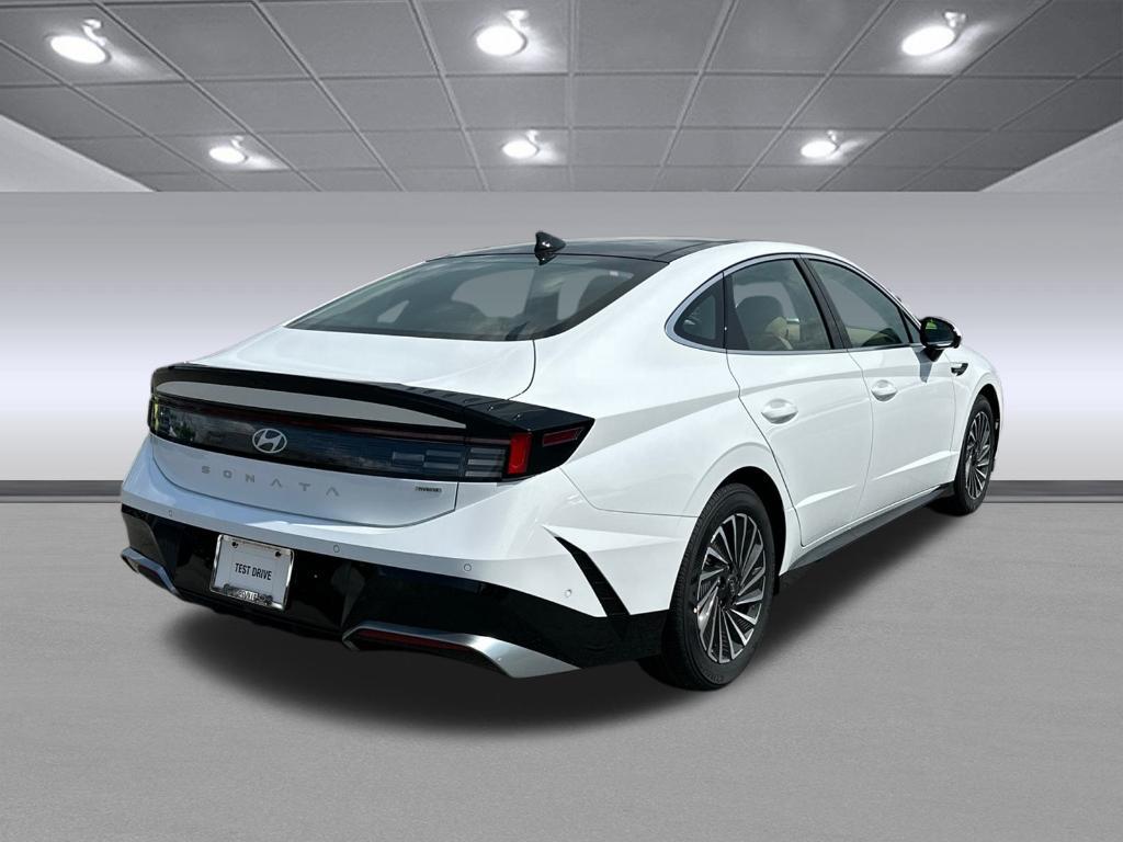 new 2025 Hyundai Sonata Hybrid car, priced at $39,611