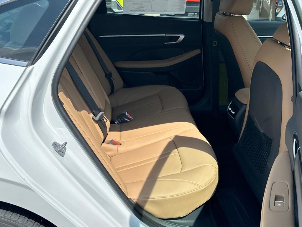 new 2025 Hyundai Sonata Hybrid car, priced at $39,611