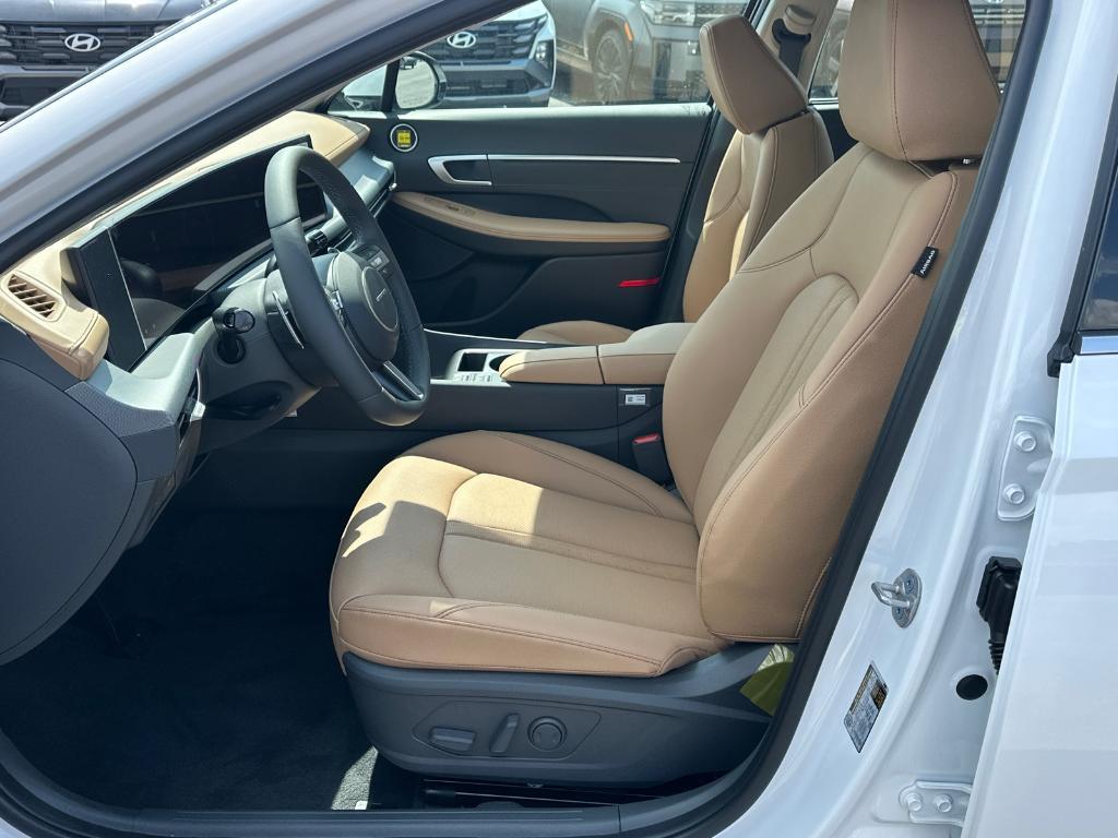 new 2025 Hyundai Sonata Hybrid car, priced at $39,611