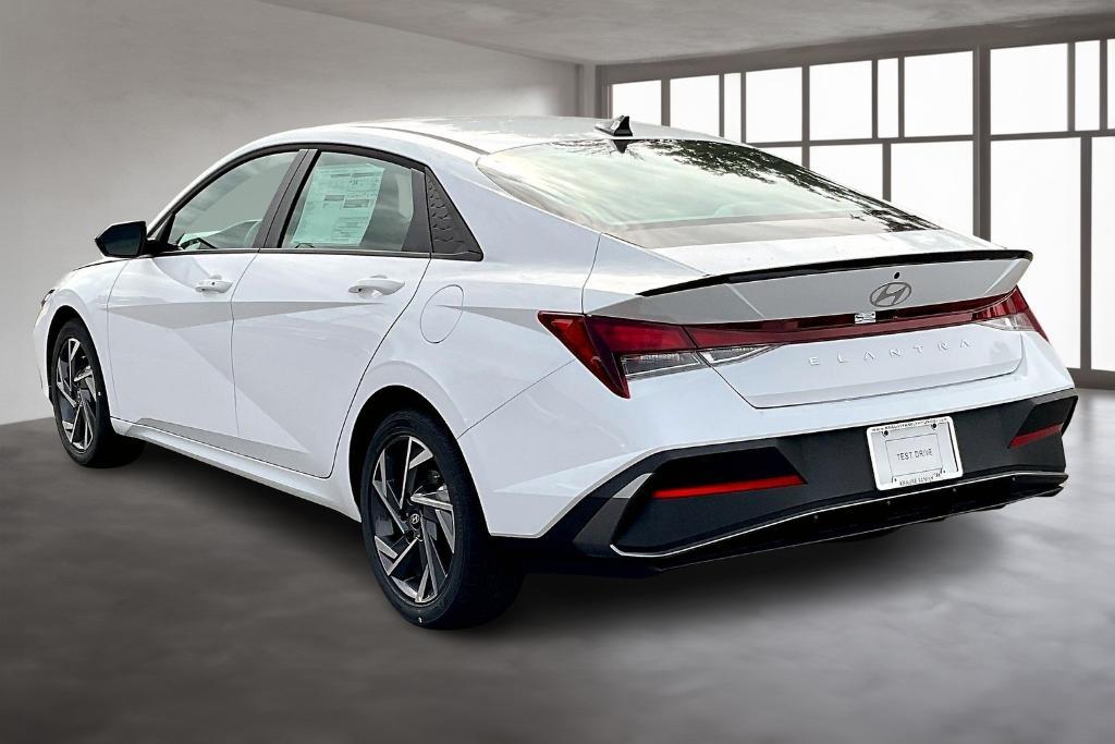 new 2025 Hyundai Elantra car, priced at $25,696