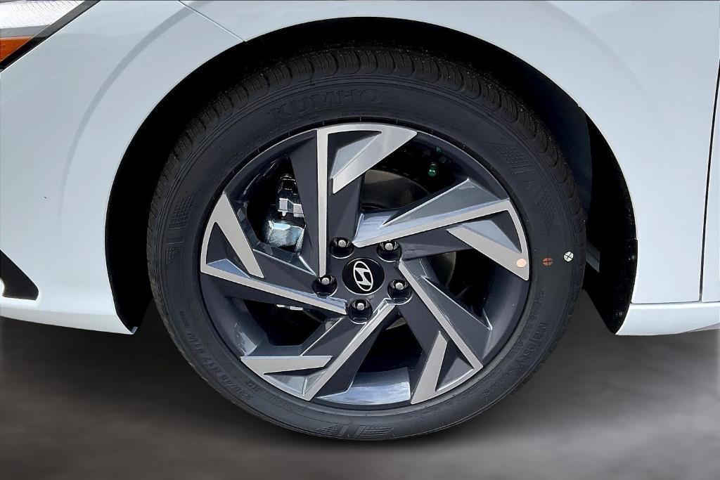 new 2025 Hyundai Elantra car, priced at $25,696