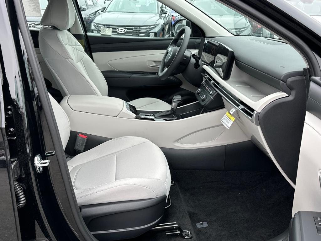 new 2025 Hyundai Tucson car, priced at $28,146