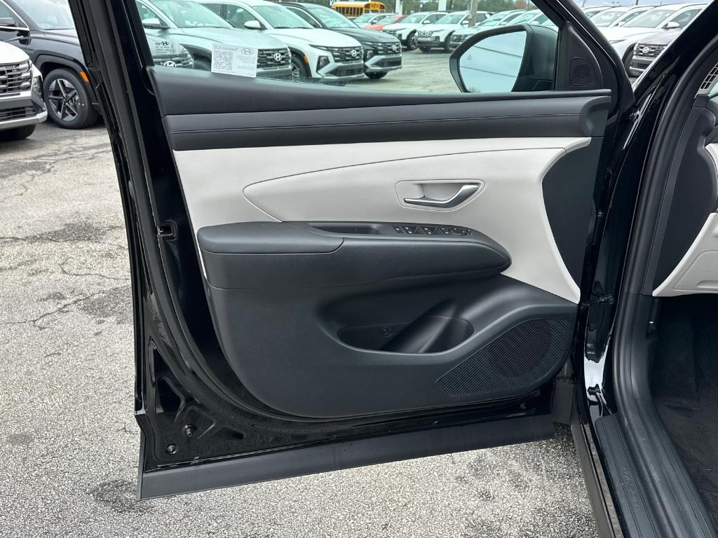 new 2025 Hyundai Tucson car, priced at $28,146