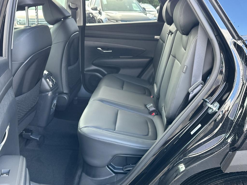 new 2025 Hyundai TUCSON Hybrid car, priced at $38,021