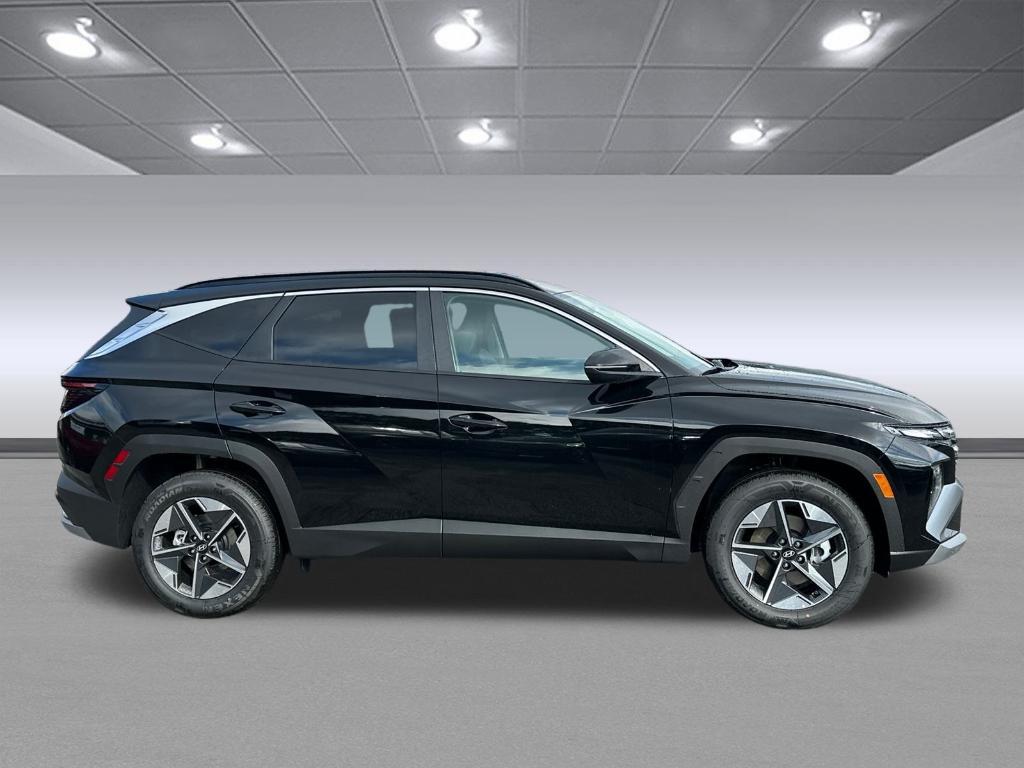 new 2025 Hyundai TUCSON Hybrid car, priced at $38,021