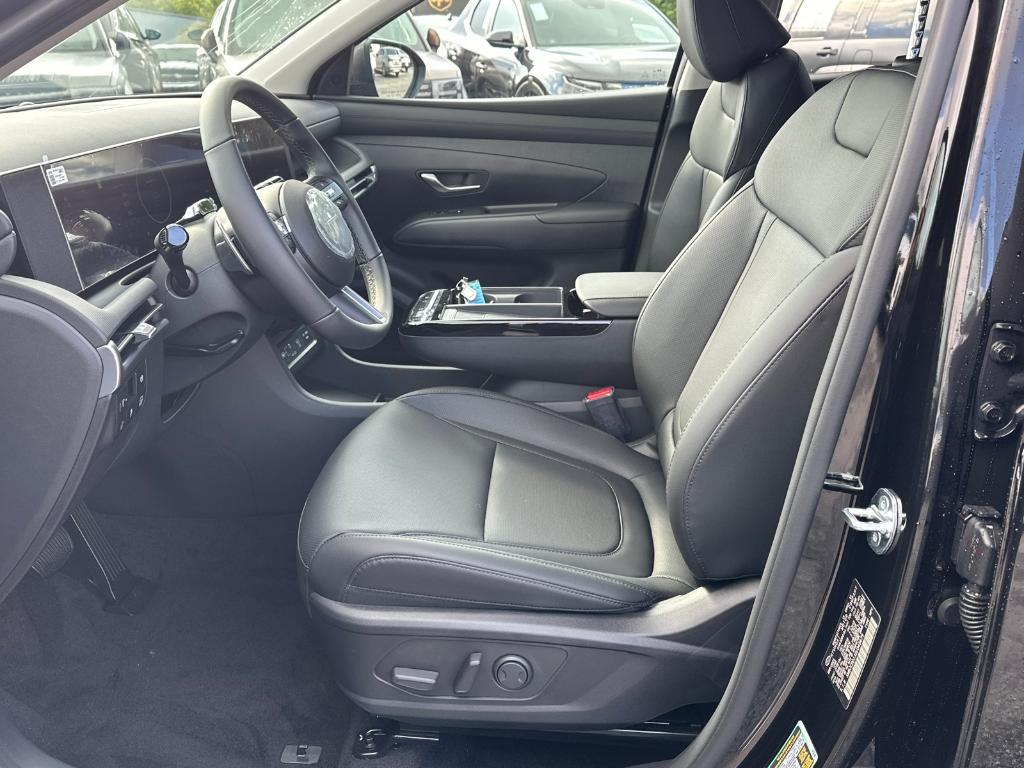 new 2025 Hyundai TUCSON Hybrid car, priced at $38,021