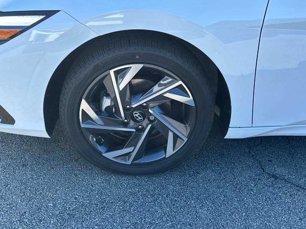 new 2025 Hyundai Elantra car, priced at $29,151