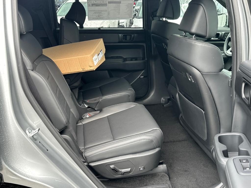 new 2025 Hyundai SANTA FE HEV car, priced at $48,921