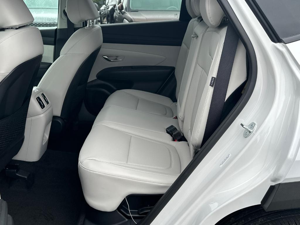 new 2025 Hyundai TUCSON Hybrid car, priced at $38,556