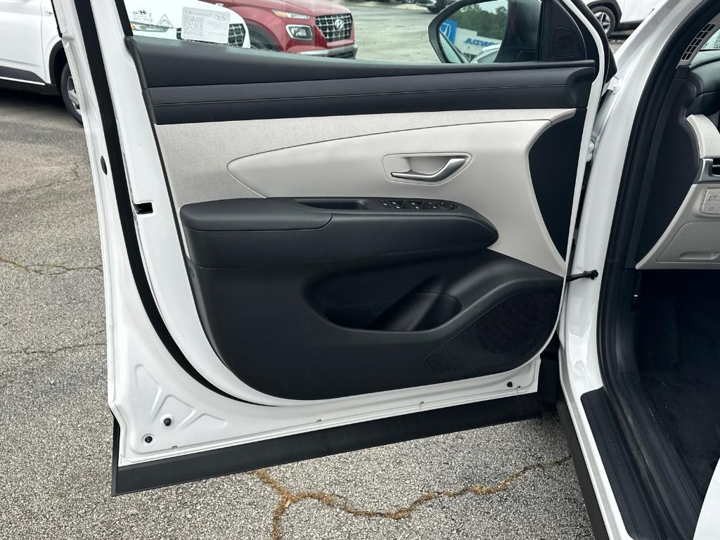 new 2025 Hyundai TUCSON Hybrid car, priced at $38,556