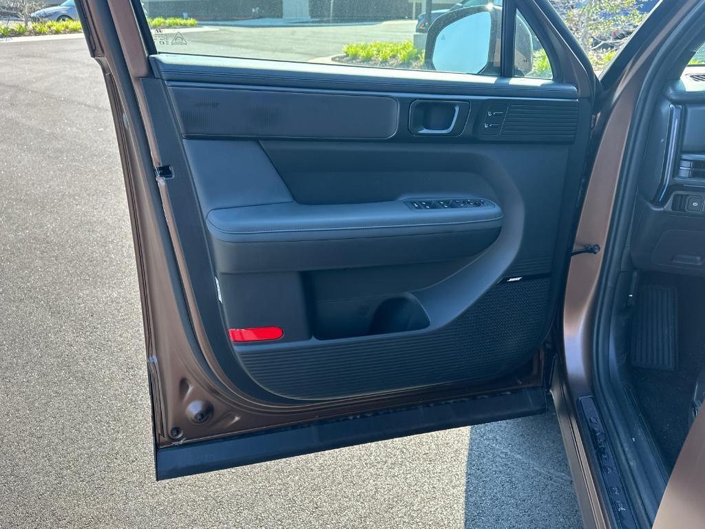 new 2025 Hyundai SANTA FE HEV car, priced at $50,286