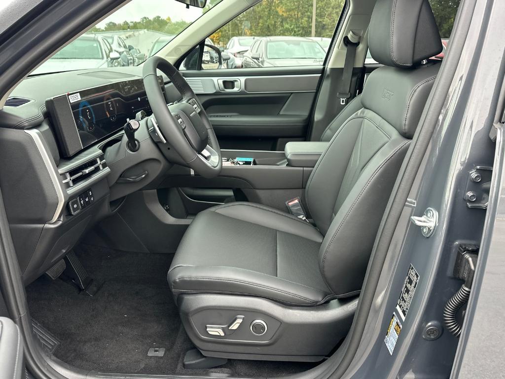 new 2025 Hyundai Santa Fe car, priced at $40,701
