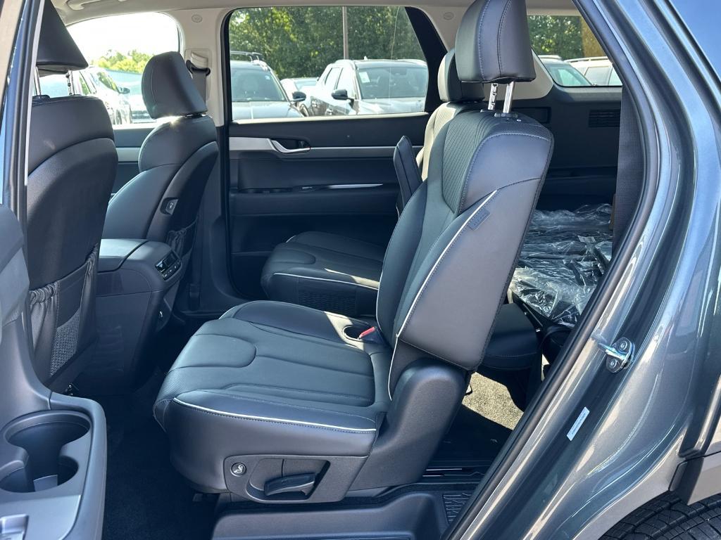 new 2025 Hyundai Palisade car, priced at $42,386