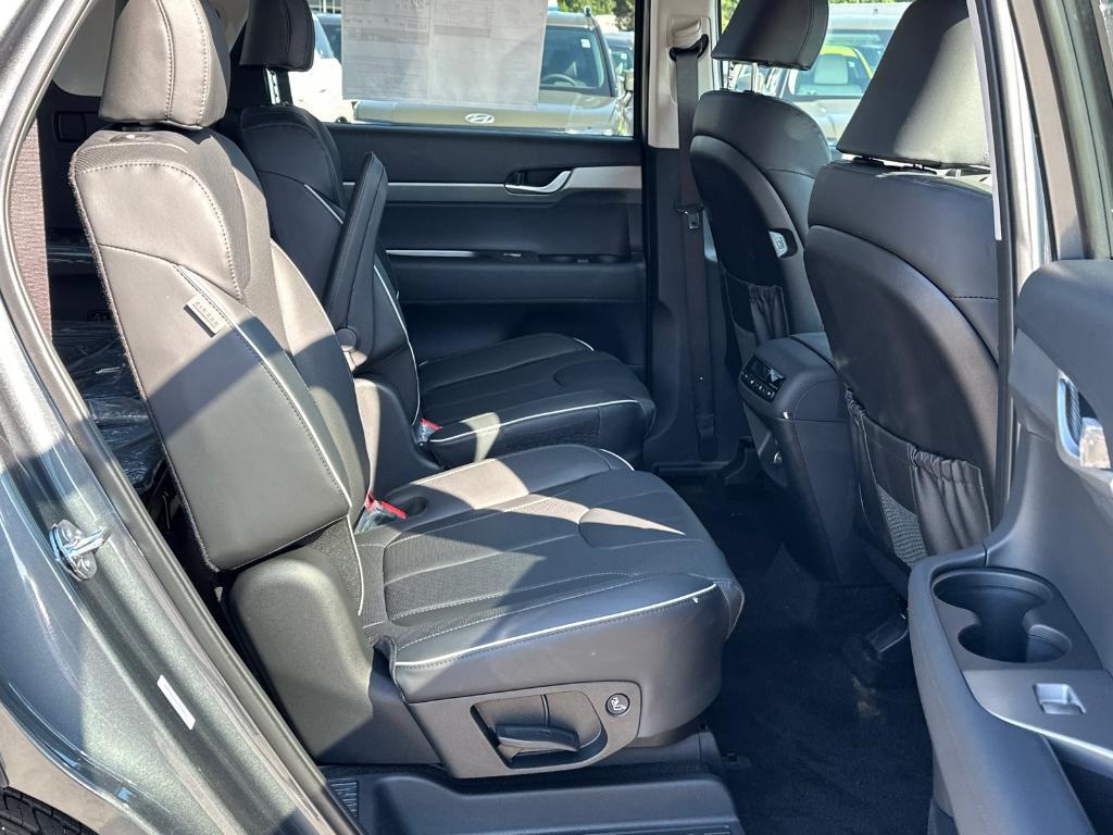 new 2025 Hyundai Palisade car, priced at $42,386