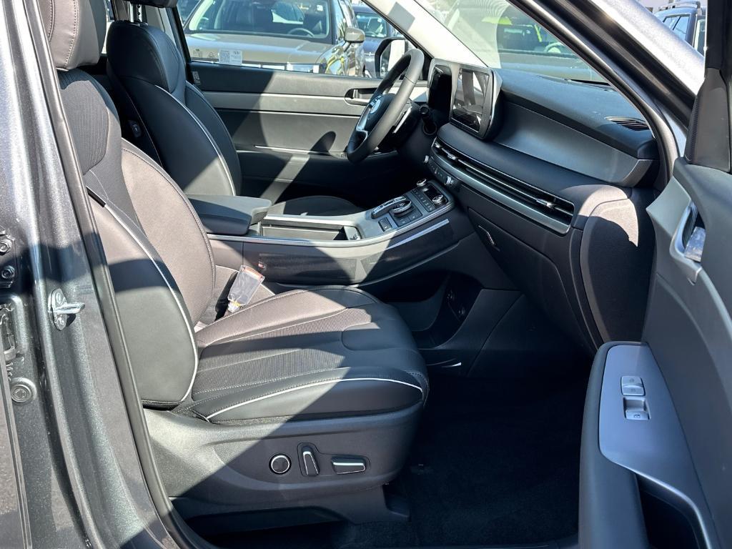 new 2025 Hyundai Palisade car, priced at $42,386