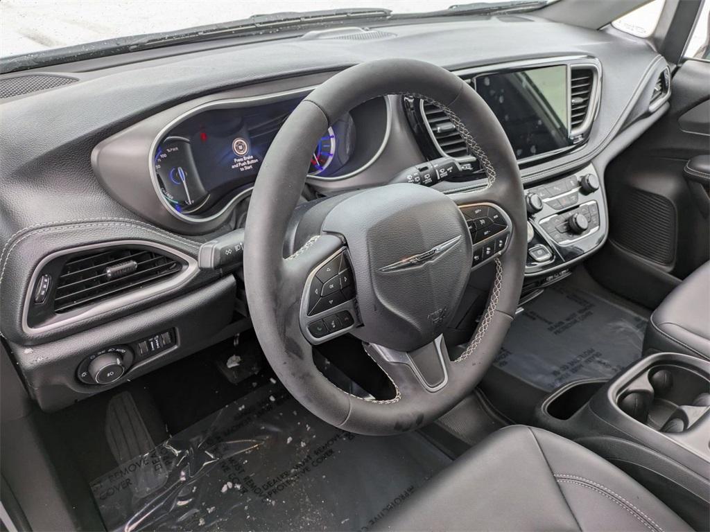 used 2025 Chrysler Pacifica Hybrid car, priced at $36,750