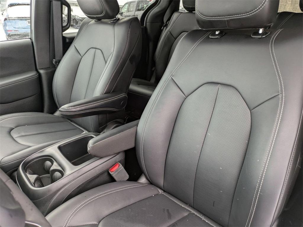 used 2025 Chrysler Pacifica Hybrid car, priced at $36,750