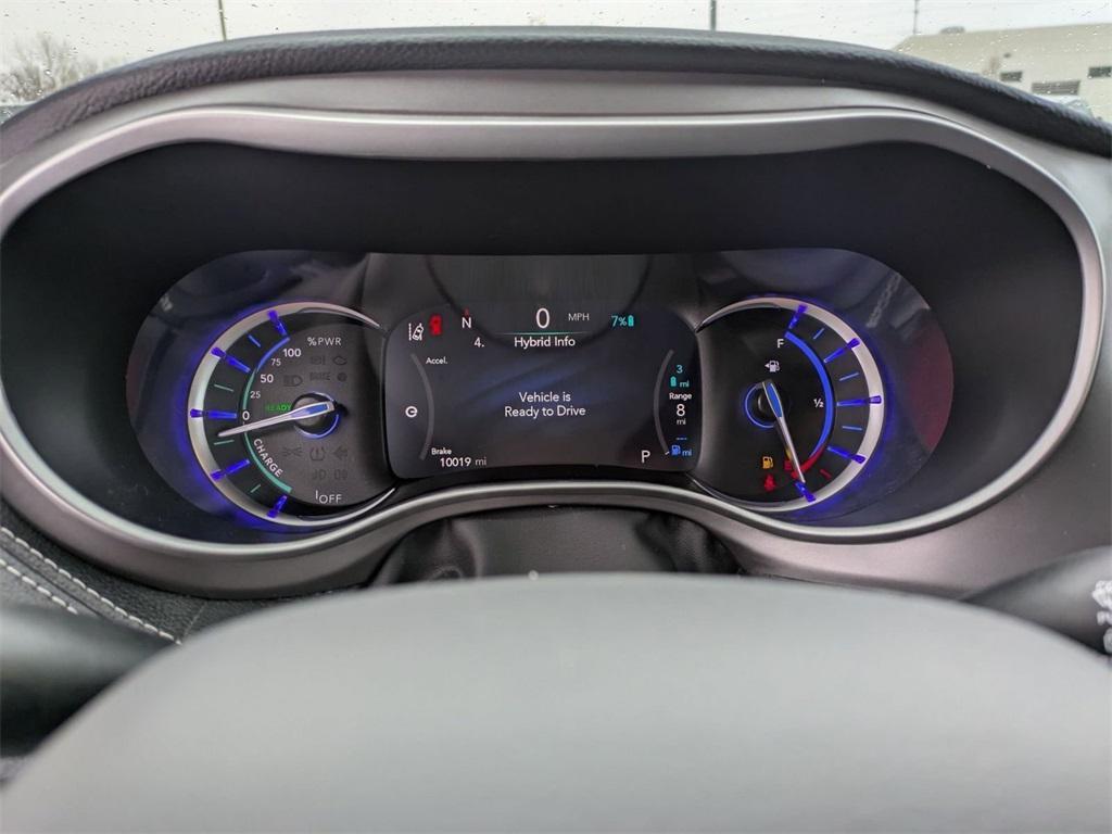 used 2025 Chrysler Pacifica Hybrid car, priced at $36,750