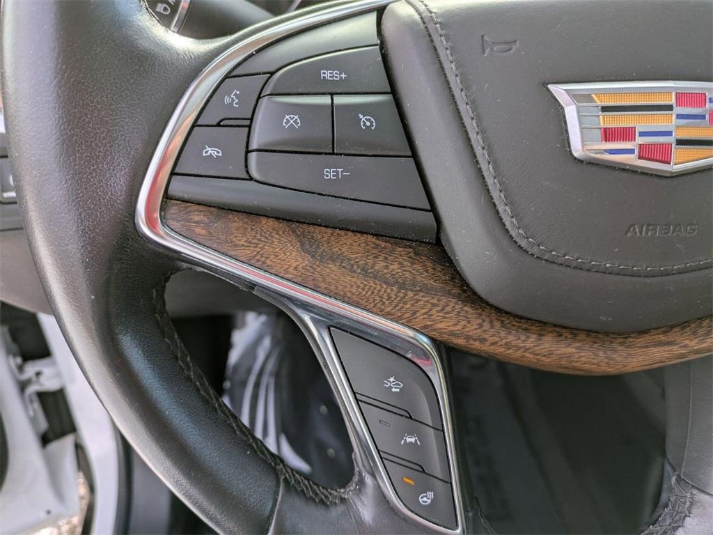 used 2021 Cadillac XT5 car, priced at $21,875