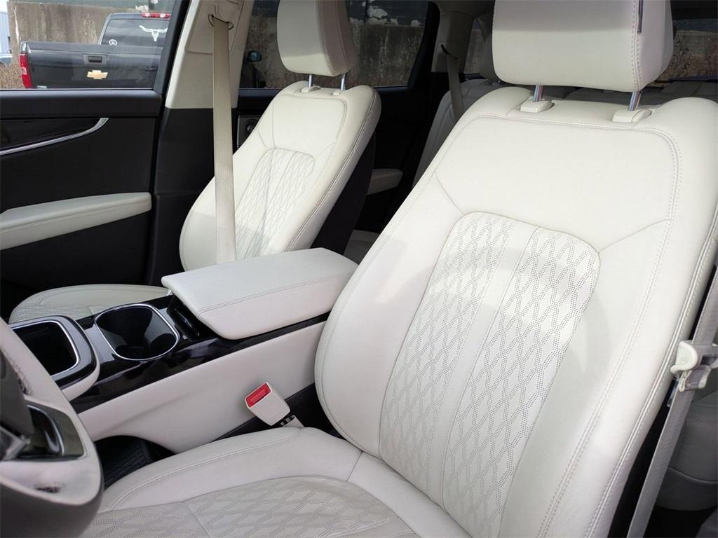 used 2022 Lincoln Nautilus car, priced at $39,950